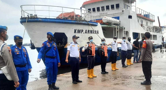 Ke Pulau Seribu Melalui Pelabuhan Kaliadem, 174 Penumpang Kapal Jalani Scan PeduliLindungi