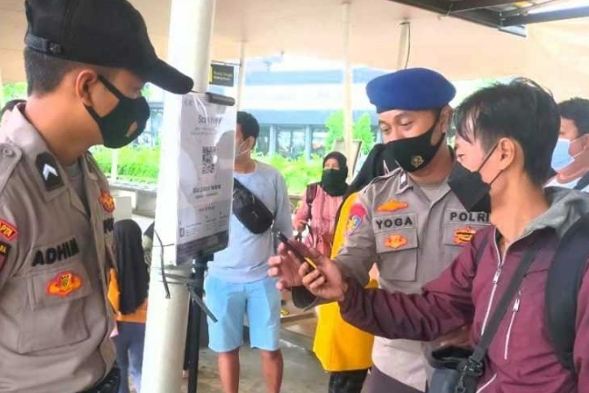104 Penumpang Kapal Ke Pulau Seribu, di Dermaga Marina Ancol Scan PeduliLindungi dan Wajib Terapkan ProKes