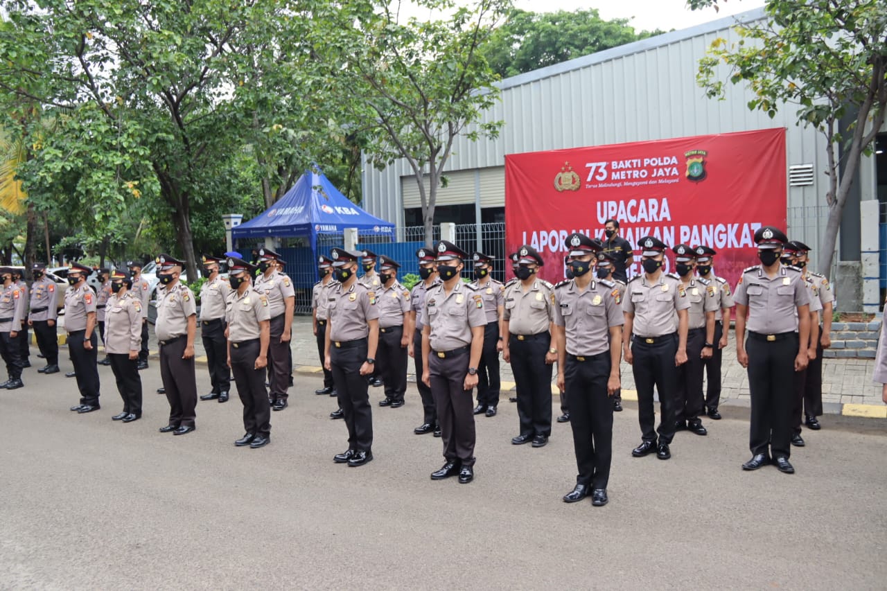 Wakapolres Kepulauan Seribu Pimpin Upacara Korps Raport Kenaikan Pangkat Personil Polres Kepulauan Seribu