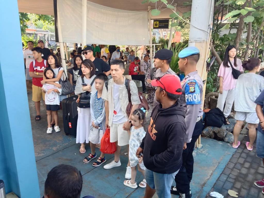 Polres Kepulauan Seribu Amankan Keberangkatan Warga dan Wisatawan di Dermaga 16 dan 17 Marina Ancol