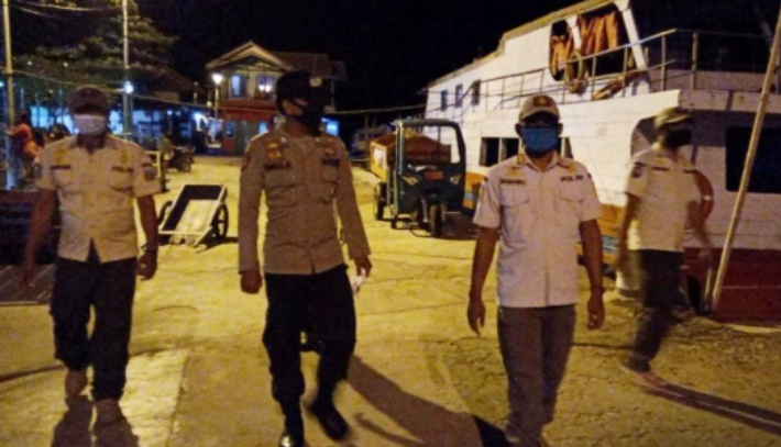 Gelar Patroli Pengawasan ProKes Malam Hari, Kapolsek Kep Seribu Utara: Selama Masih Pandemi ProKes Harus Dipatuhi