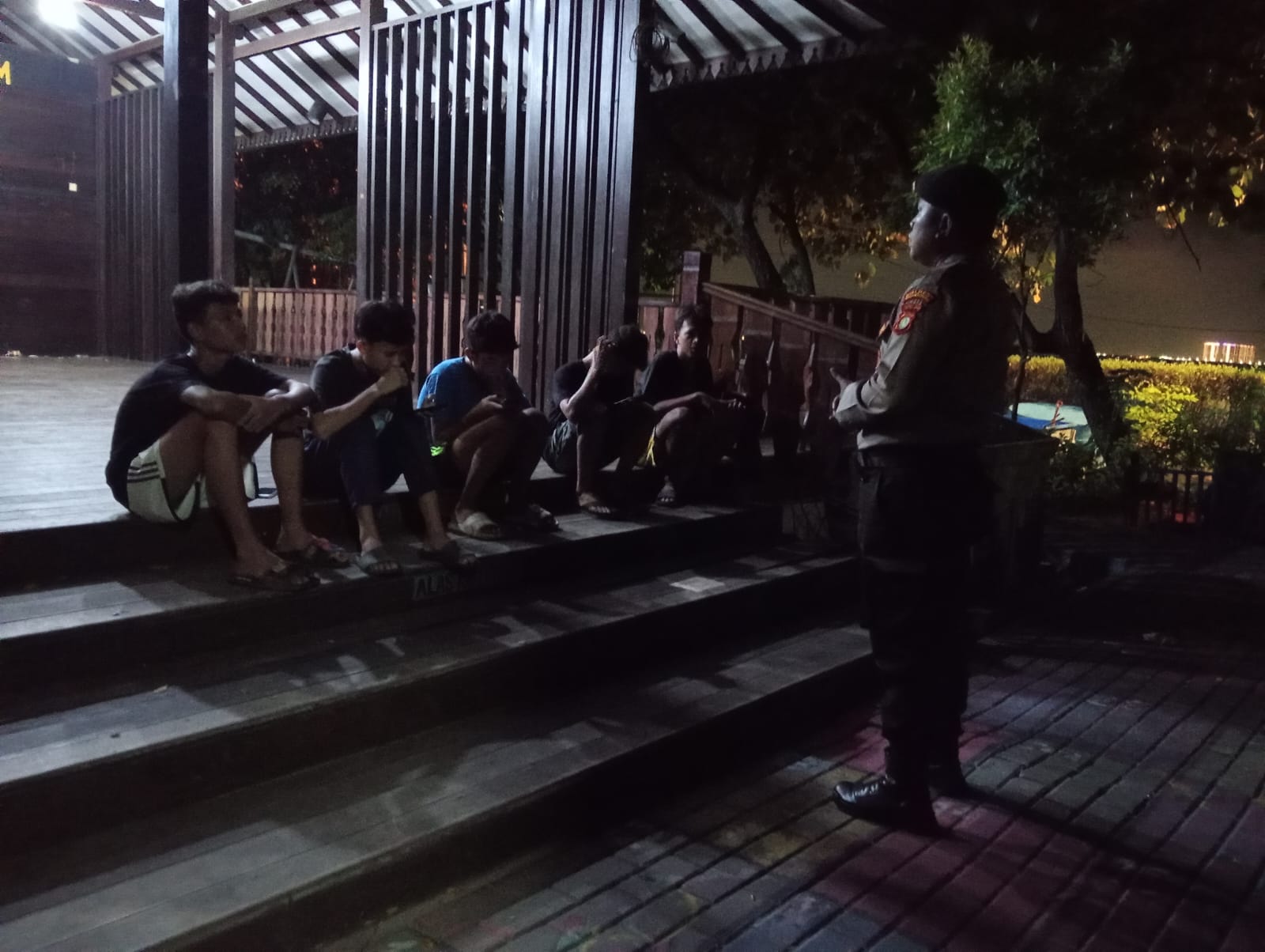 Polsek Kepulauan Seribu Selatan Gelar Patroli Malam Antisipasi Gangguan Kamtibmas Pasca Pemilu 2024