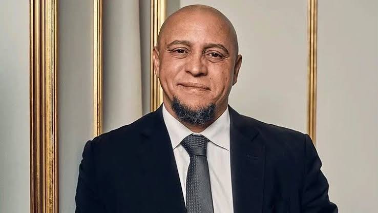 Diisukan Masuk Islam, Begini Tanggapan Roberto Carlos