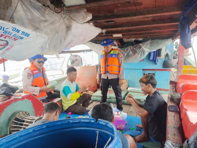 Patroli Satpolairud Polres Kepulauan Seribu Antisipasi Kejahatan Laut dan Jaga Keamanan Objek Vital