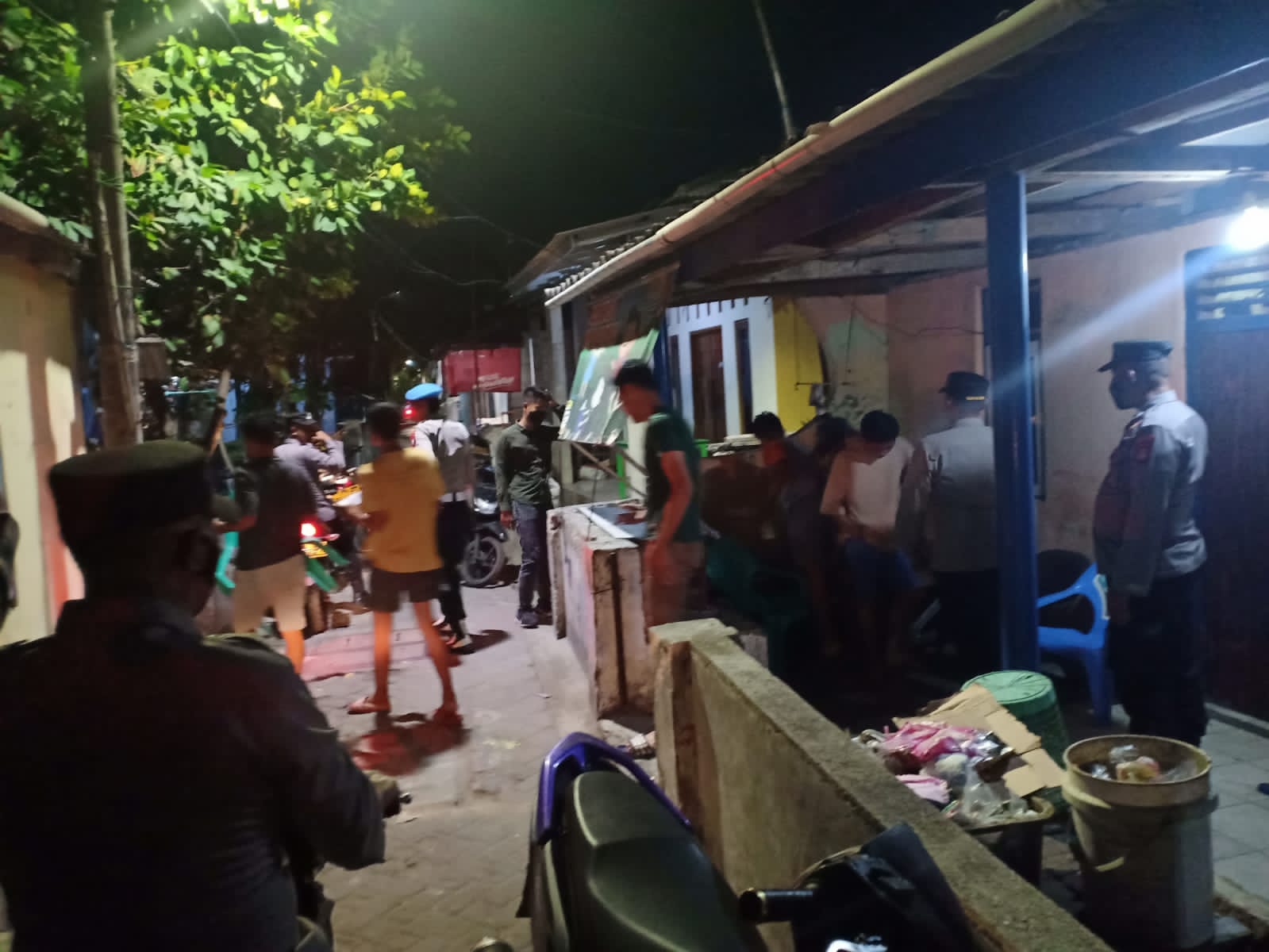 Bersinergi, Polsek Kepulauan Seribu Utara dan Satpol PP Laksanakan Patroli Malam