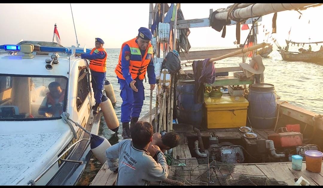 Patroli Laut Dialogis: Satpolairud Polres Kepulauan Seribu Himbau Nelayan Soal Keselamatan di Perairan Pulau Untung Jawa