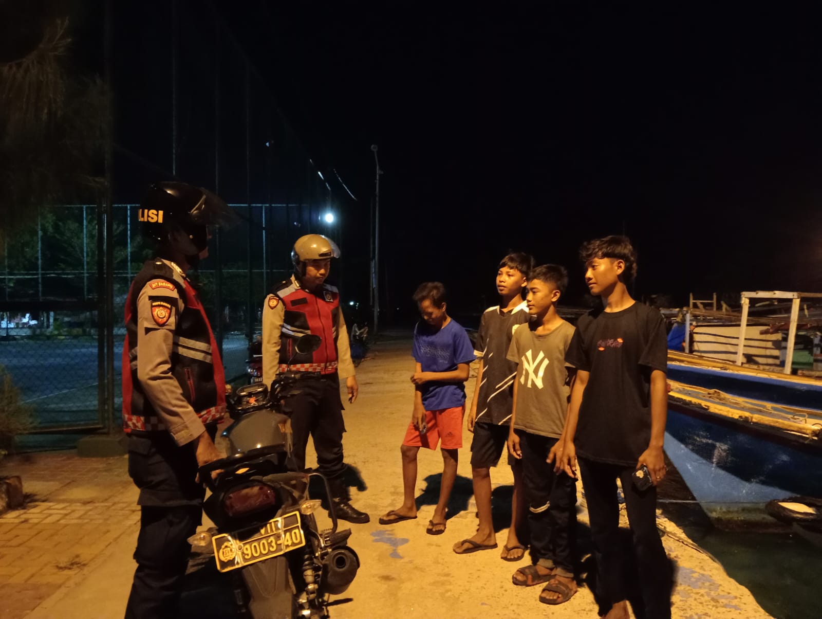 Patroli Malam Perintis Presisi Polsek Kepulauan Seribu Selatan: Waspada Hoax, Jaga Persatuan Pasca Pemilu 2024