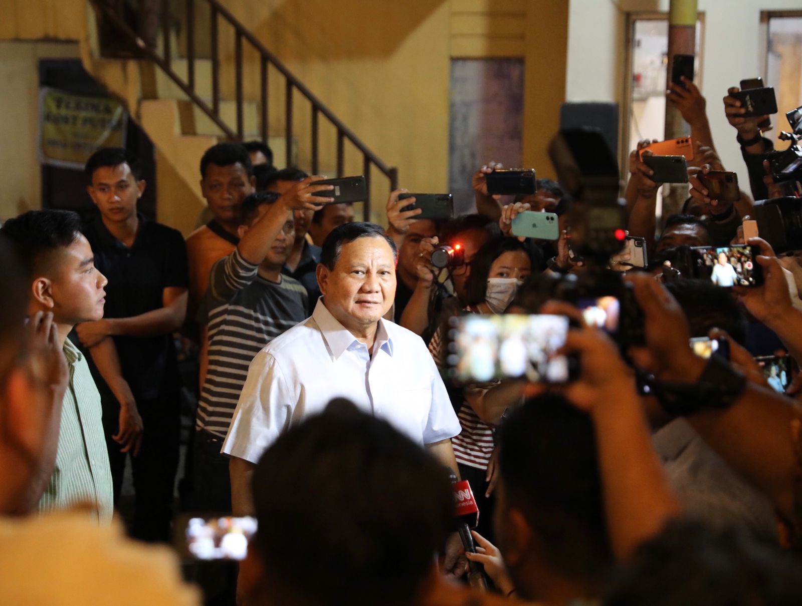 Survei Denny JA: Elektabilitas Prabowo Melonjak dalam Setahun, Ganjar Stagnan, Anies Turun