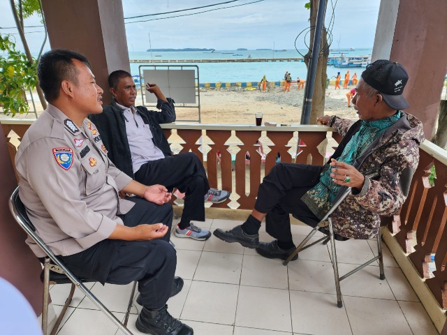 Bhabinkamtibmas Pulau Pramuka Ajak Warga Sukseskan Pemilu 2024: Damai, Bebas, dan Aman