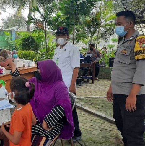 Kejar Target Vaksin, Polsek Kep Seribu Selatan Gelar Vaksinasi Booster di 4 Pulau
