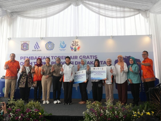 PAM JAYA dan Tim PKK DKI Bagikan 1.000 Toren Air Gratis Demi Perkuat Layanan Air Perpipaan