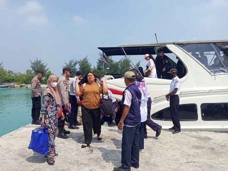 Polres Kepulauan Seribu Lakukan Pengamanan Hari Jadi Kabupaten Kepulauan Seribu di Pulau Pramuka