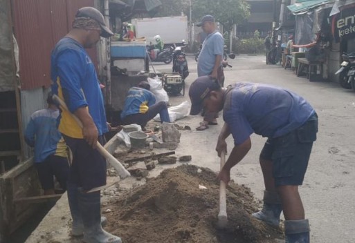 Turap Saluran Sepanjang 76 Meter Di RW 09 Kelurahan Penjaringan Diperbaiki