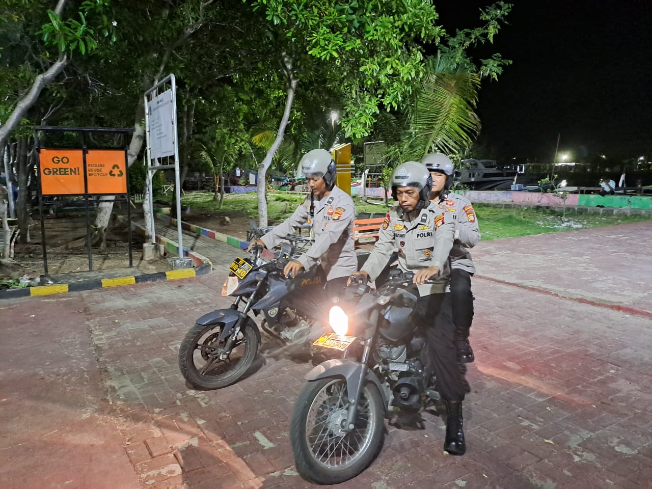 Patroli Malam Dialogis Polsek Kepulauan Seribu Utara Himbau Anak dan Remaja Hindari Tawuran, Waspada Hoax dan Paham Radikal jelang Pemilu 2024