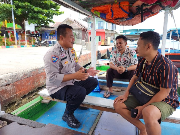 Bhabinkamtibmas Pulau Pramuka Himbau Warga: Jangan Terpecah Belah Pasca Pemilu 2024