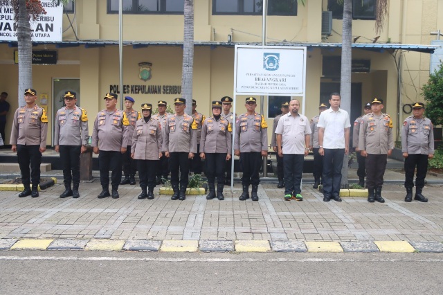 Kapolres Kepulauan Seribu Tekankan Profesionalisme dan Antisipasi Gaya Hidup Hedon Saat Pimpin Apel Pagi