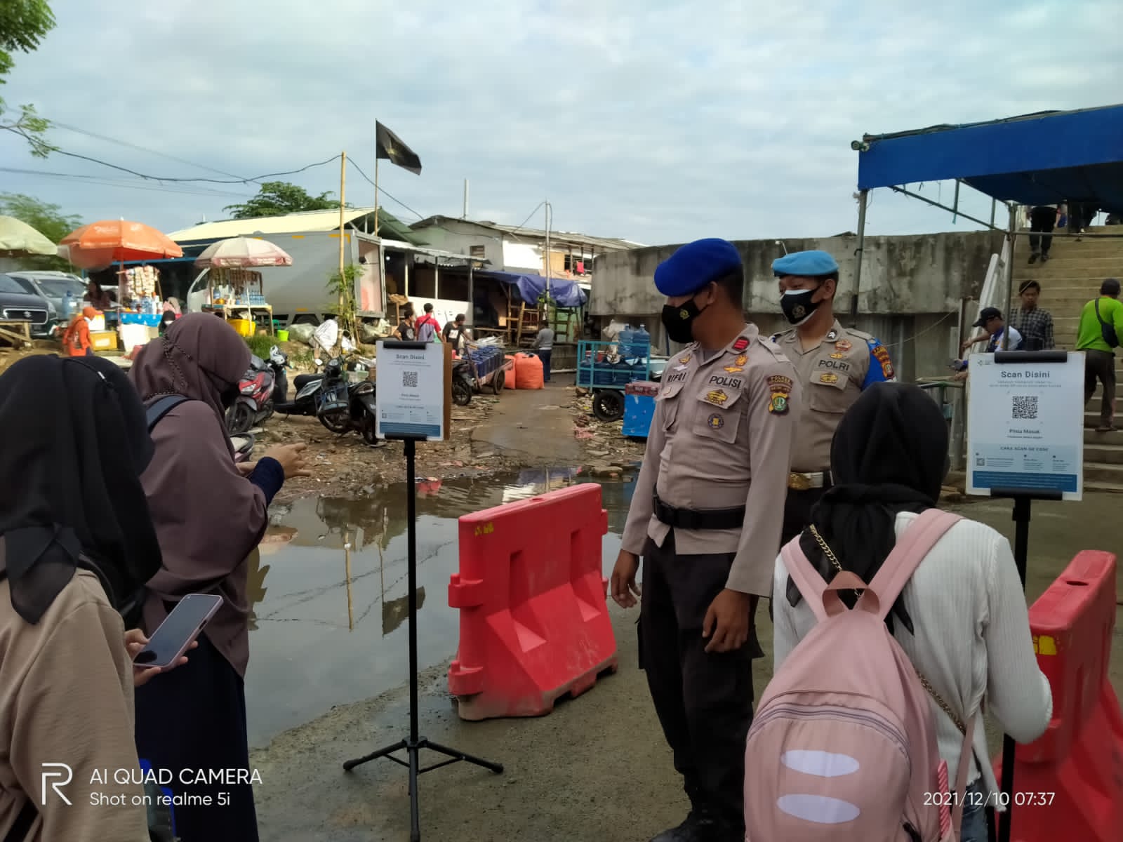 Di Pelabuhan Kaliadem Muara Angke, 180 Penumpang Kapal ke Pulau Seribu Scan Barcode Peduli Lindungi