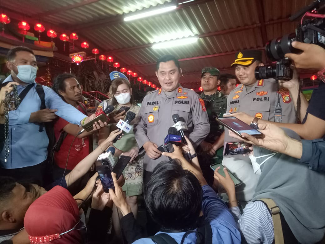 Tinjau Vihara di Jakbar, Kapolda Metro Pastikan perayaan Imlek aman.
