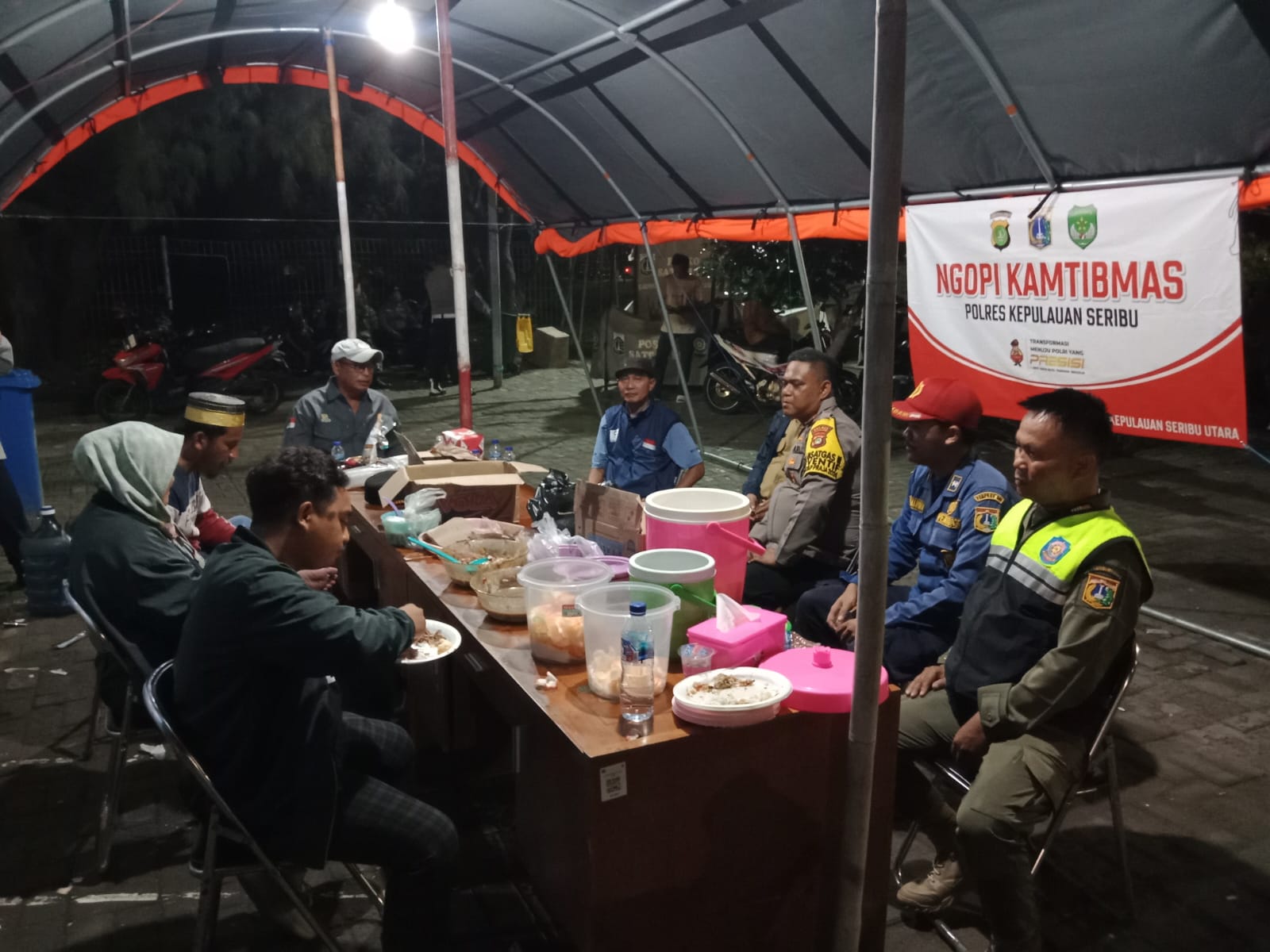 Kapolsek Kepulauan Seribu Utara Gelar Ngopi Kamtibmas di Pulau Kelapa Bahas Pencegahan Tawuran