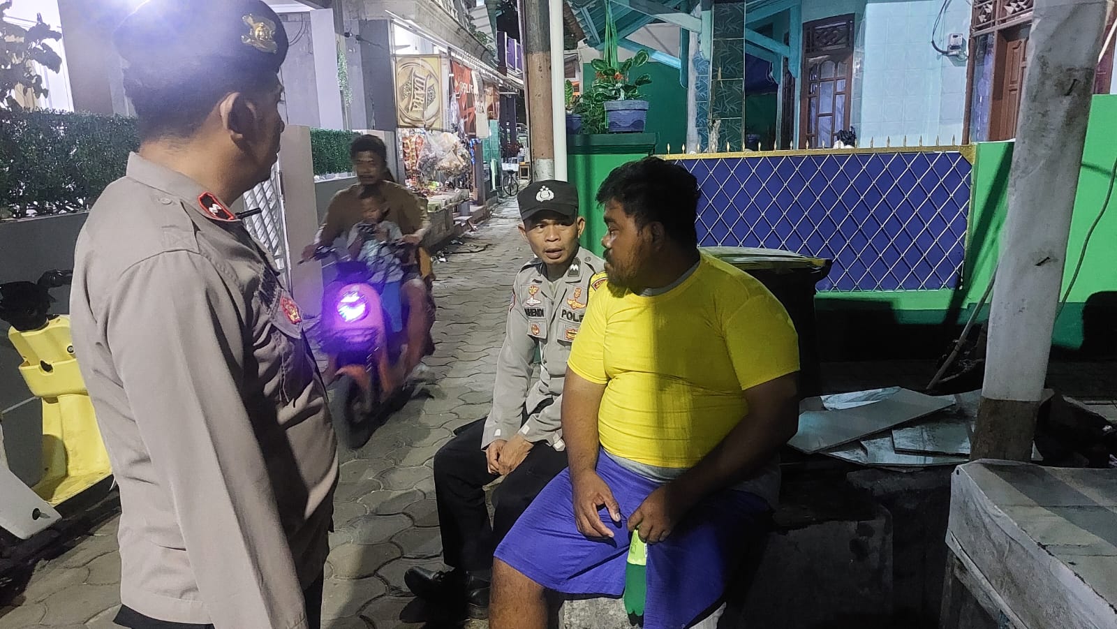 Polisi Baik dan Humanis, Polsek Kepulauan Seribu Utara Gelar Patroli Malam Monitoring Rumah Kosong Ditinggal Mudik