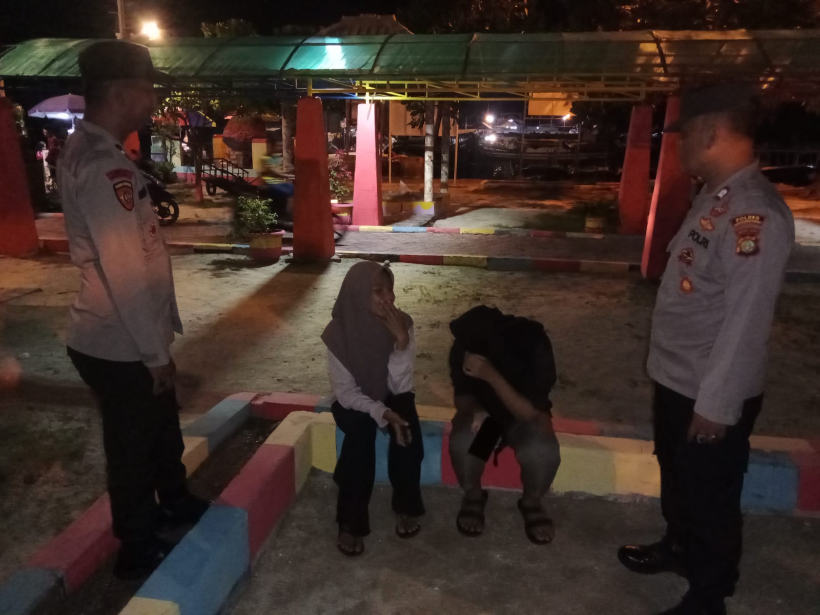 Patroli Malam Polsek Kepulauan Seribu Utara Himbau Remaja Pulau Kelapa Hindari Nongkrong Larut Malam