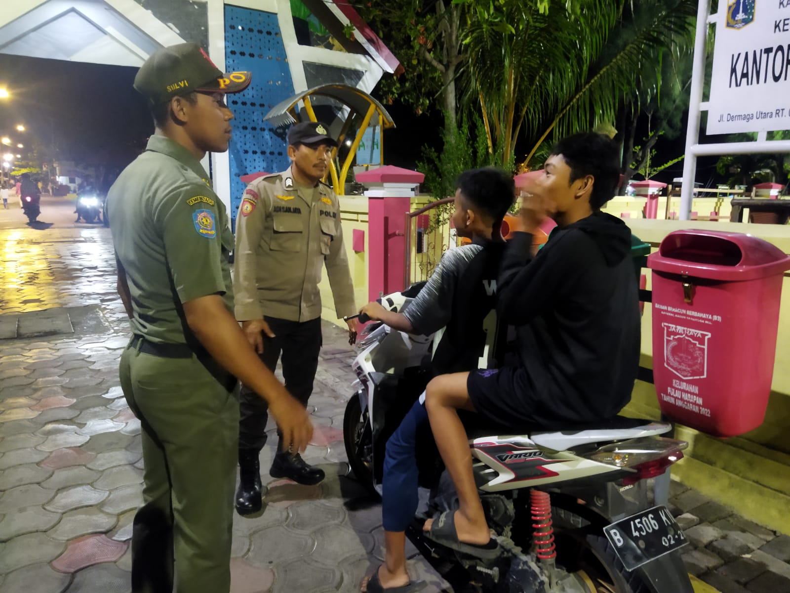 Polsek Kep. Seribu Utara Ciptakan Sitkamtibmas Kondusif Dengan Patroli Malam