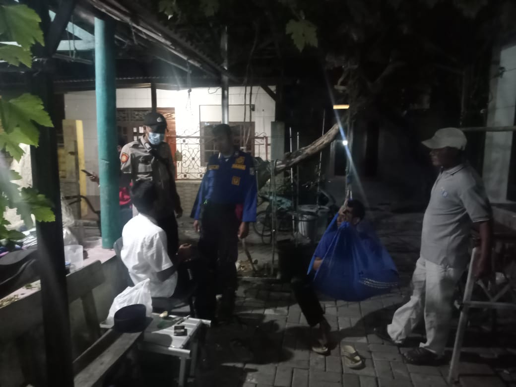Jaga Kondusifitas, Polsek Kepulauan Seribu Selatan Laksanakan Patroli Malam