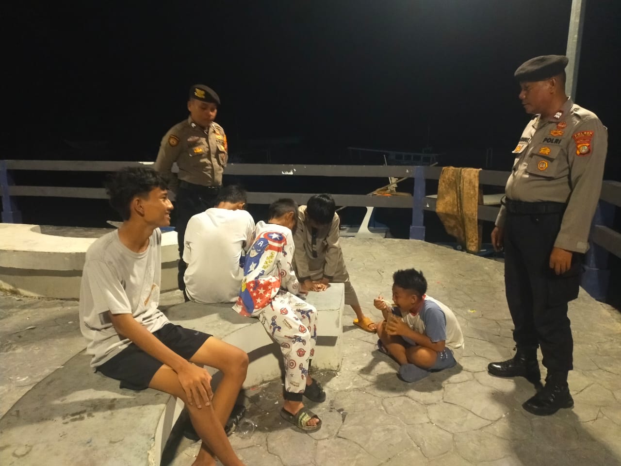 Patroli Malam "Perintis Presisi" Polsek Kepulauan Seribu Utara  Patroli Sambang untuk Antisipasi Gangguan Kamtibmas di Pulau Pramuka