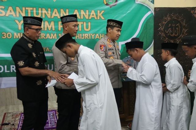 Polres Kepulauan Seribu Amankan Keberangkatan Warga dan Wisatawan di Dermaga 16 dan 17 Marina Ancol