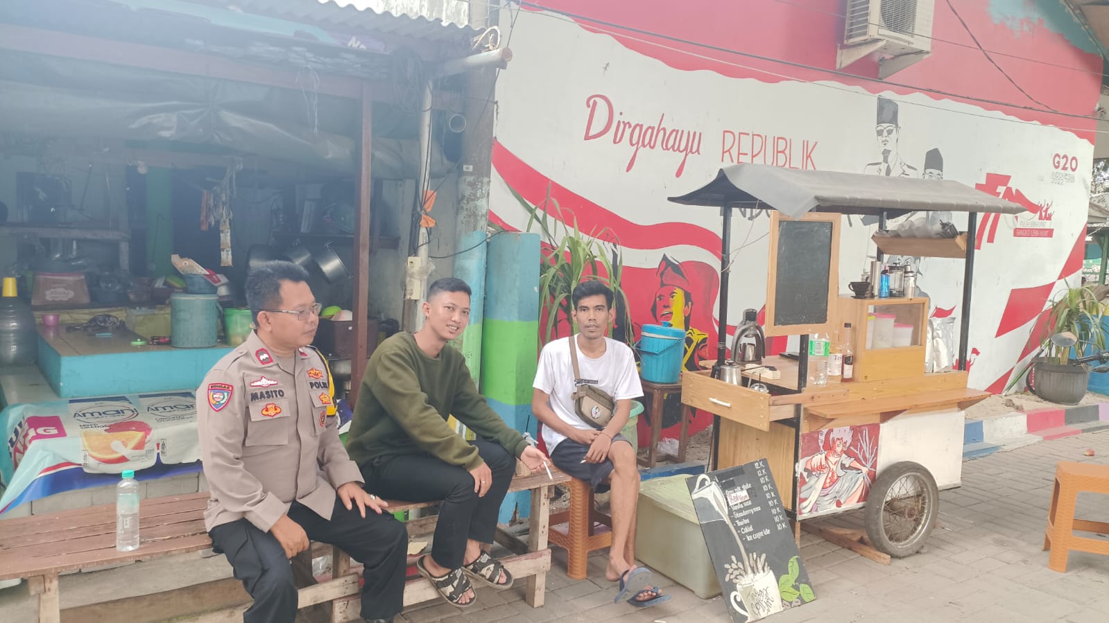Bhabinkamtibmas Pulau Untung Jawa Gencar Sosialisasi kepada Pemuda untuk Sukseskan Pemilu 2024
