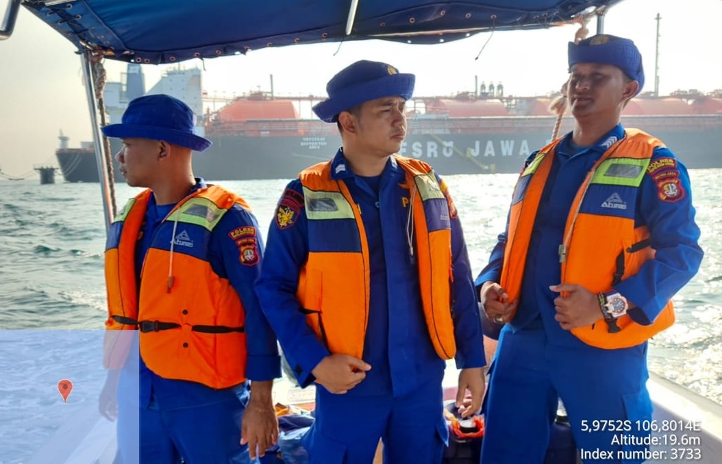 Team Patroli Satuan Polair Polres Kepulauan Seribu Sambangi Pulau Ayer untuk Himbauan Kamtibmas dan Keselamatan Berlayar