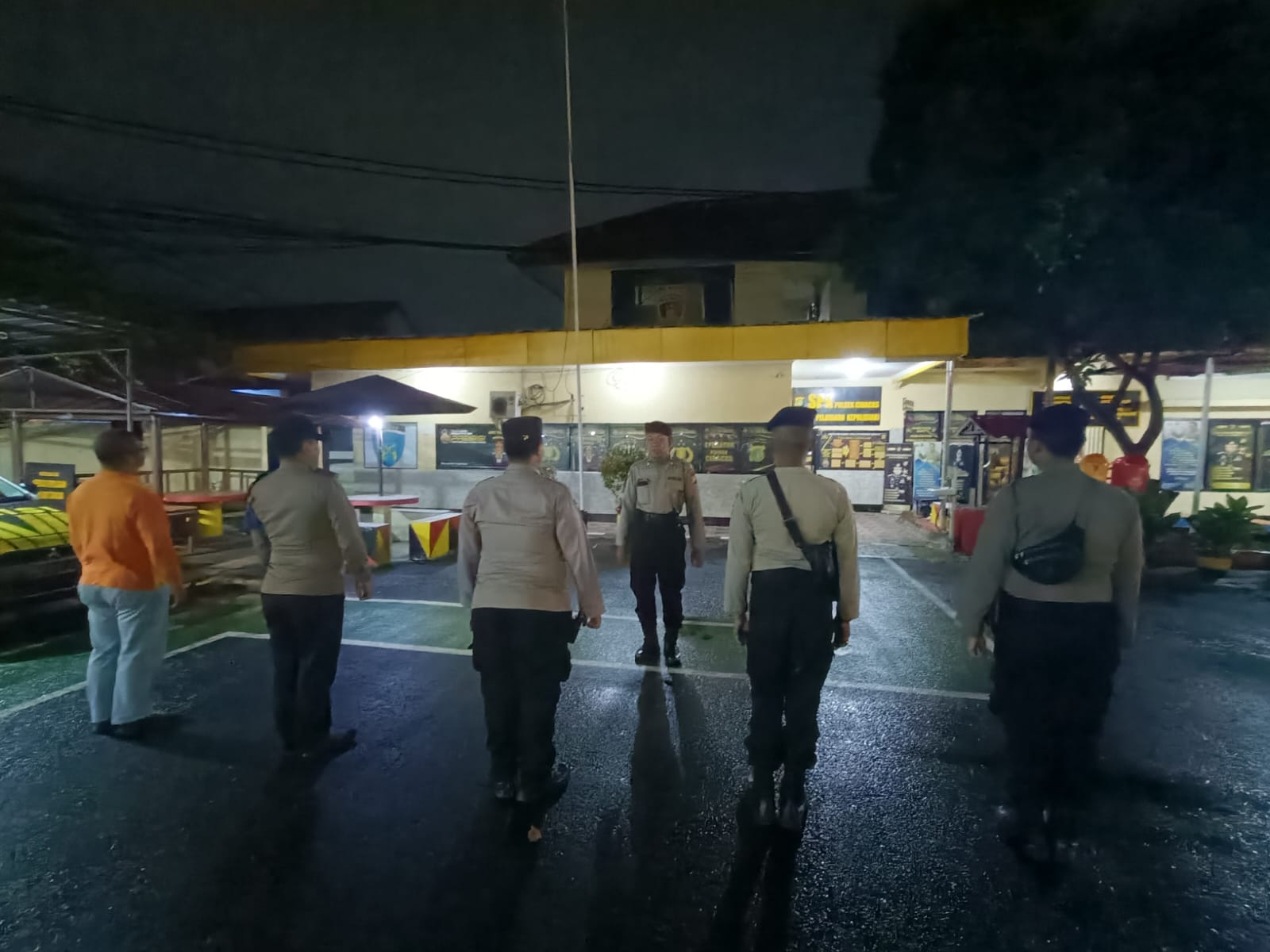 Polsek Ciracas Gelar Operasi Cipta Kondisi untuk Antisipasi Tawuran dan Gangguan Kamtibmas