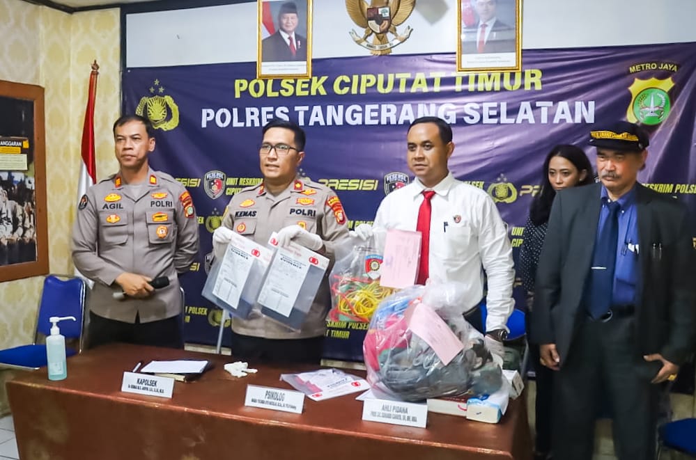 Polsek Ciputat Timur Ungkap Penemuan Jenazah Satu Keluarga