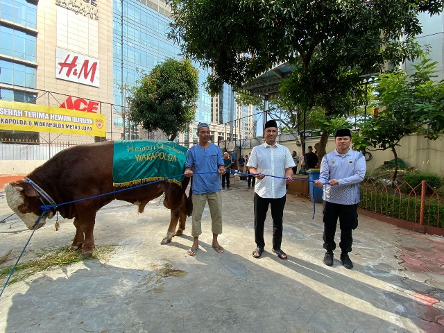 Polda Metro Gelar Sholat Idul Adha 2023 Dan Pemotongan Hewan Qurban
