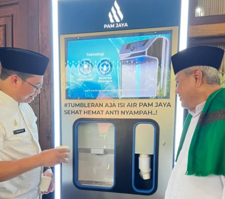 Antisipasi Cuaca Ekstrem, PAM Jaya Serahkan 100 Unit Water Purifier untuk Fasilitas Umum dan Sosial