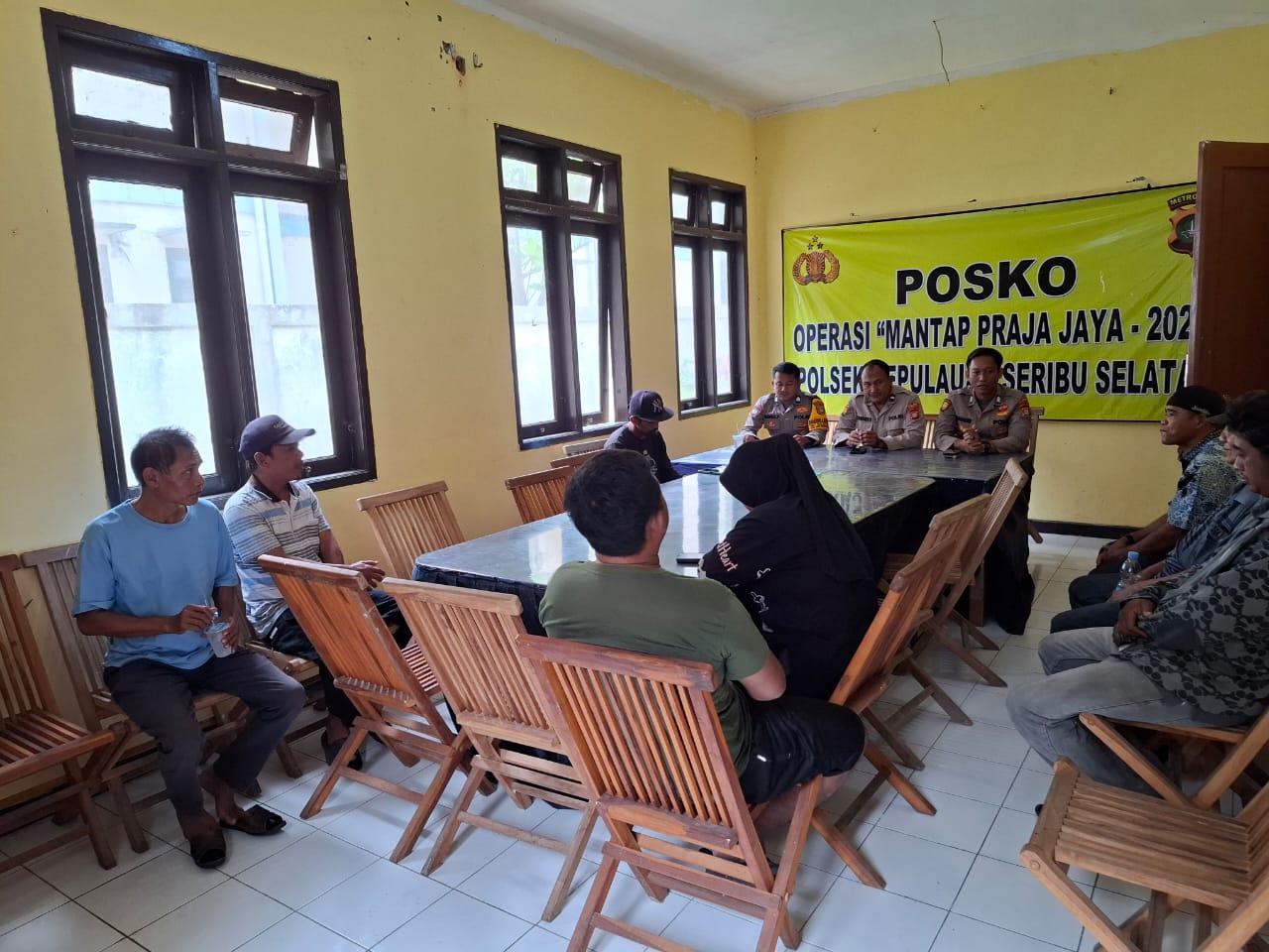 Polsek Kepulauan Seribu Selatan Selesaikan Kasus Salah Paham Rumah Tangga Lewat Problem Solving di Pulau Tidung