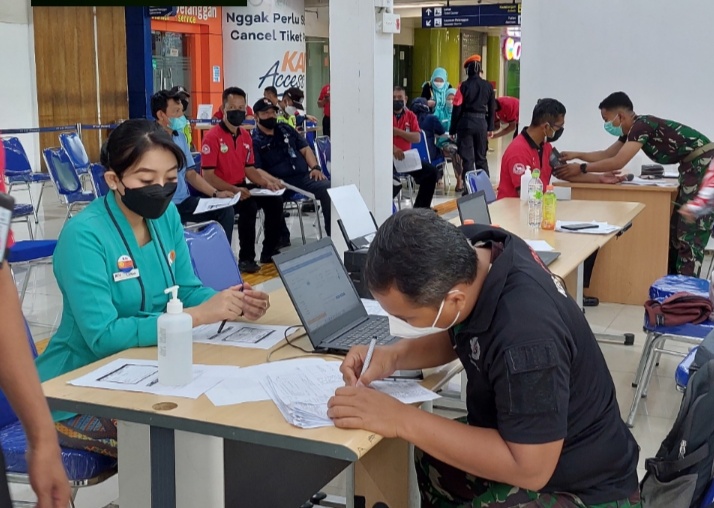 Layani Pemudik, PT KAI Buka Gerai Vaksin Dosis 1 Hingga 3 di Stasiun Gambir dan Pasar Senen